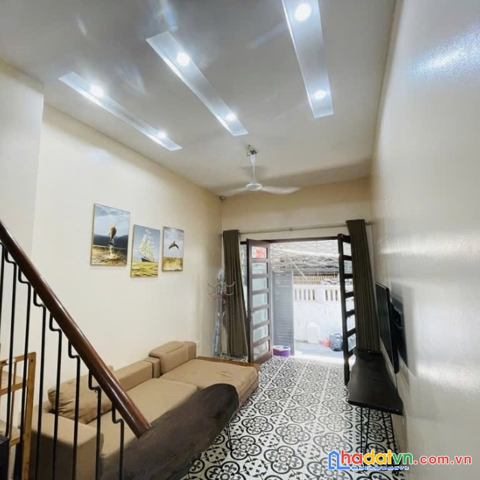 Tây hồ- phố tứ liên- nhà đẹp 4 tầng 4pn rộng- ngõ thông- gần ô tô- 7.9 tỷ