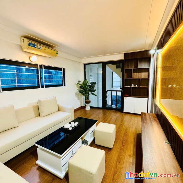 Nhà lô góc 6 tầng - khương trung 36m2, giá chỉ 7.8 tỷ, 6 ngủ, ô tô cách 20m.