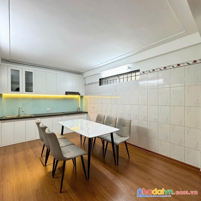 Nhà lô góc 6 tầng - khương trung 36m2, giá chỉ 7.8 tỷ, 6 ngủ, ô tô cách 20m.