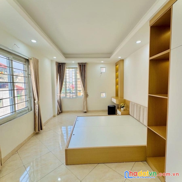 Bán nhà ngõ gốc đề, hoàng mai 30m, 5 tầng. giá: 5.86 tỷ