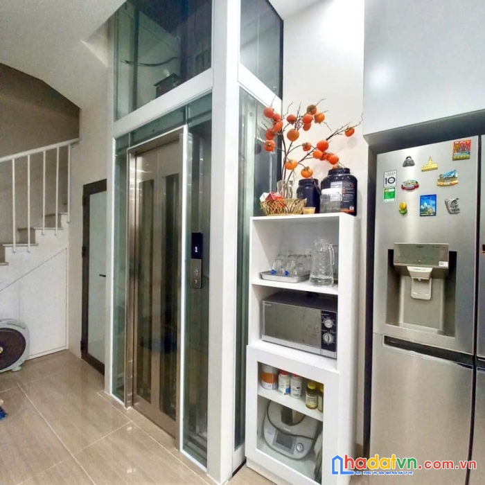 Bán nhà phô lê thanh nghị, hai bà trưng 30m, 5 tầng. giá: 9.8 tỷ