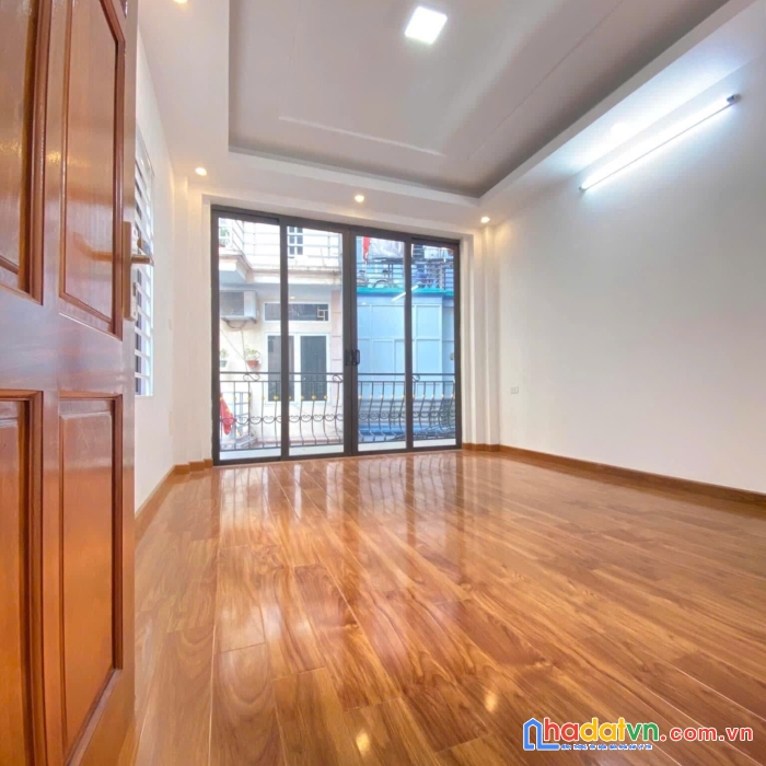 Bán nhà 4 tầng - bùi xương trạch 45m2, giá chỉ 10.7 tỷ, ngõ thông kinh doanh.