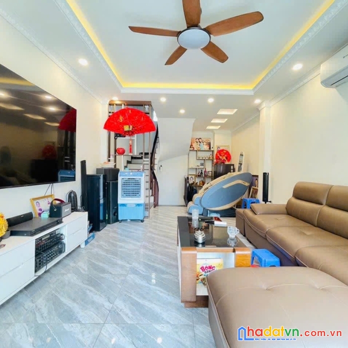 Khu vip quận thanh xuân, dt 40m2 x 5t, giá chỉ 5.8 tỷ, 30m ra ô tô tránh.