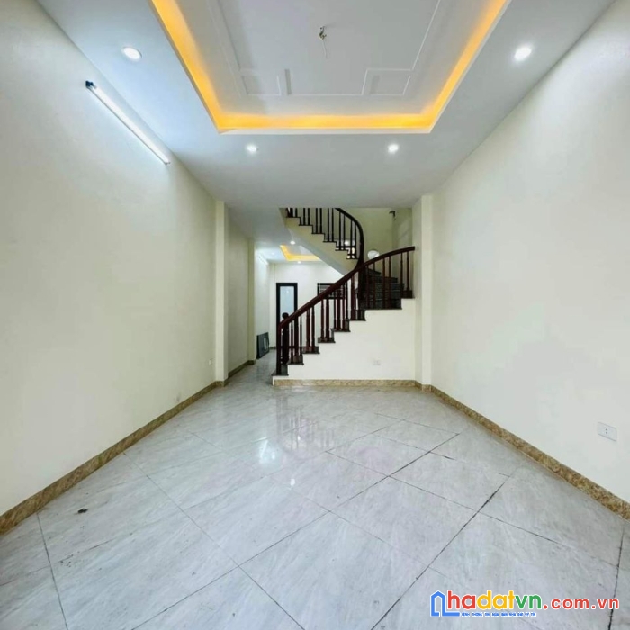 Bán căn độ chàng 49m2x3t, 300 trường, chợ, ub, 10 phút penika tố hữu