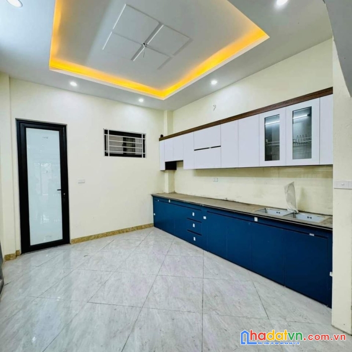 Bán căn độ chàng 49m2x3t, 300 trường, chợ, ub, 10 phút penika tố hữu