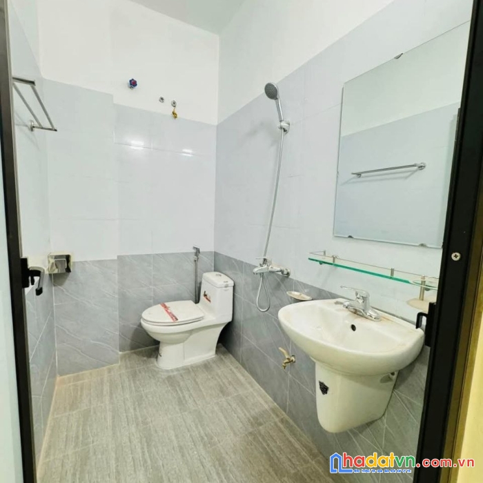Bán căn độ chàng 49m2x3t, 300 trường, chợ, ub, 10 phút penika tố hữu