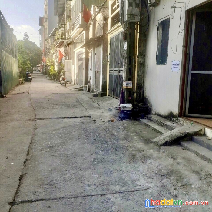 Nhà riêng 1,5 tầng mới khép kín, mặt ngõ ô tô đỗ cửa, mặt tiền 4m diện tích sử dụng 33m2