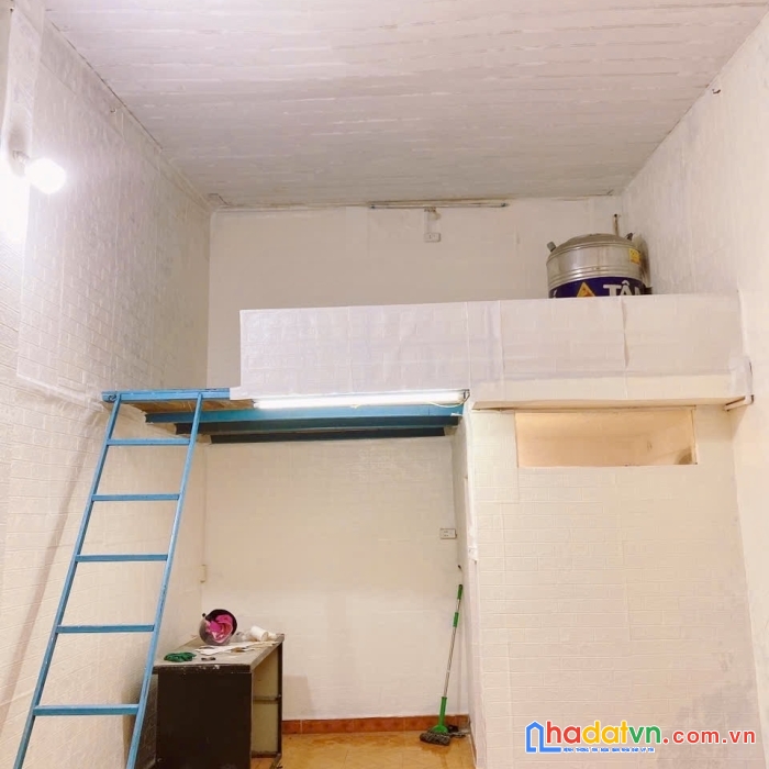 Nhà riêng 1,5 tầng mới khép kín, mặt ngõ ô tô đỗ cửa, mặt tiền 4m diện tích sử dụng 33m2