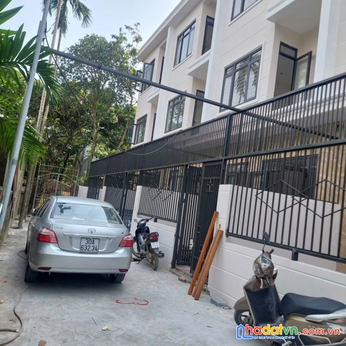 Nhà liền kề 60mx3t, cổng sân riêng, oto đỗ, 3,5km penika tố hữu