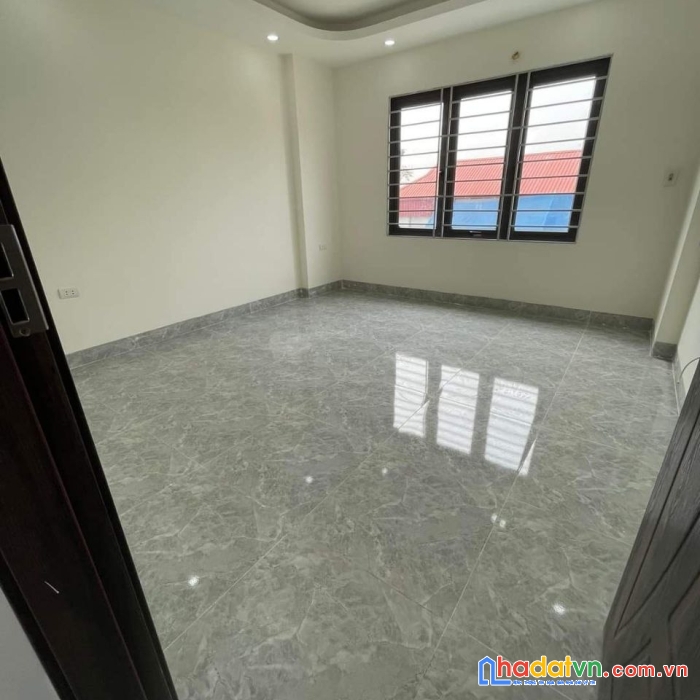 Nhà mới độ chàng 50m2x3t, ngo thông oto đỗ cửa, 3.9km fenika tố hữu