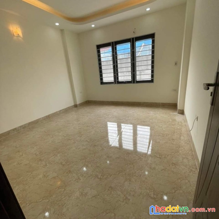 Nhà mới độ chàng 50m2x3t, ngo thông oto đỗ cửa, 3.9km fenika tố hữu