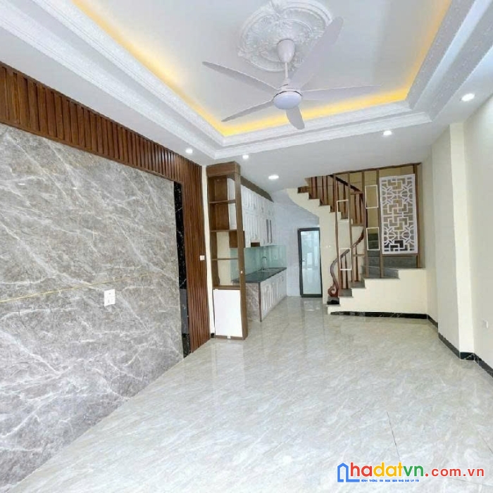 Hiếm- tây hồ- nhà mới 3 mặt thoáng- 5 tầng 3pn đẹp-ngõ rộng nông-  6.8 tỷ