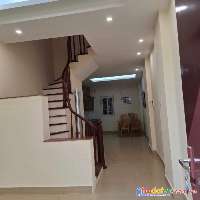 Tây hồ- lạc long quân-20m ra mặt phố- 5 tầng 6pn-  46m- mặt tiền 5m- 9.2 tỷ