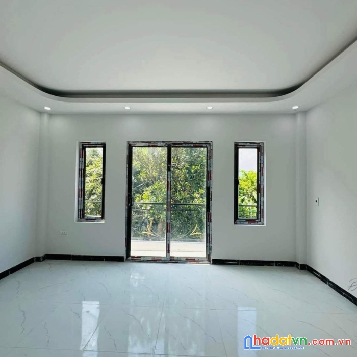 Giá rẻ nhất đại thành 2.35ty, 40m2x3t, 400m, trường, chợ, ub, 3.5km fenika