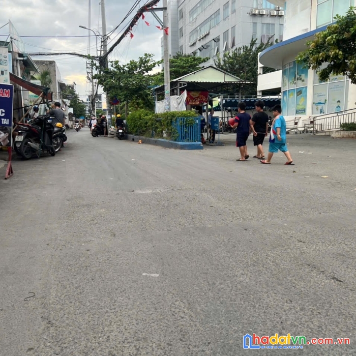 Bán nhà 2 tầng lầu, diện tích 144m2 ngay đường phạm văn đồng, hiệp bình chánh, thủ đức. 