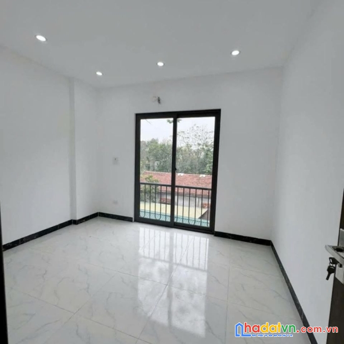 Bán căn 35m2x3t, oto đỗ cửa, gần chợ phượng, trường, 5km bx yên nghĩa