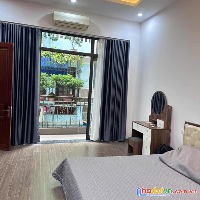 Bán nhà phố giáp bát, hoàng mai 35m, 4 tầng. giá: 7.3 tỷ