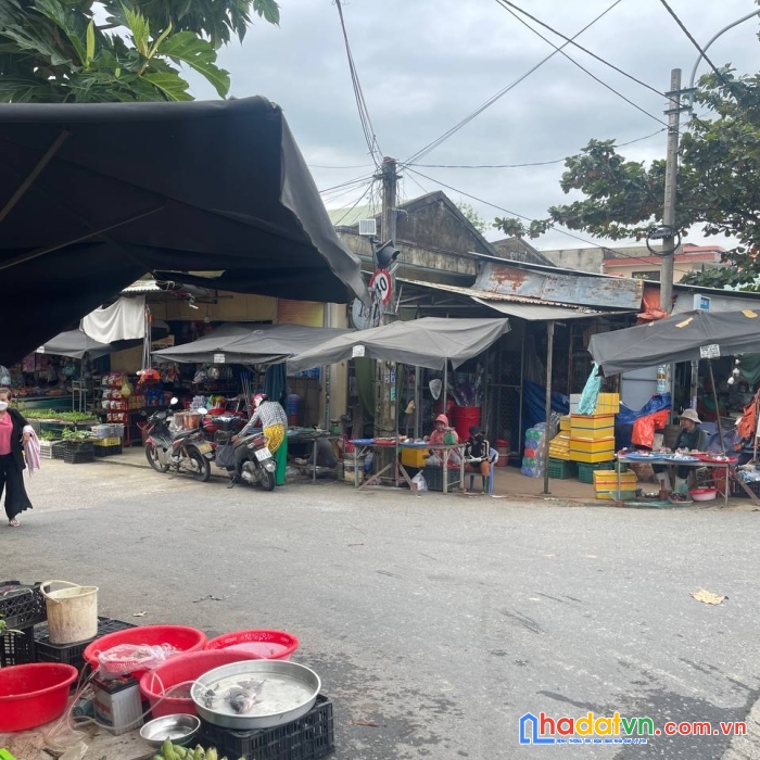 Bán đất gần chợ lạc thành giá chỉ 4xx