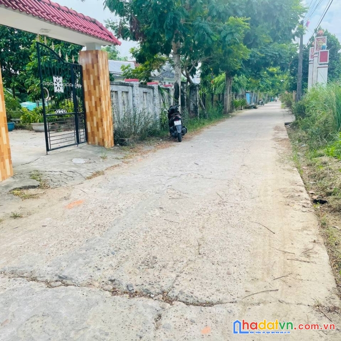 Chỉ còn 1 lô 4xxtr - đất điện bàn nằm sau lưng chợ lạc thành