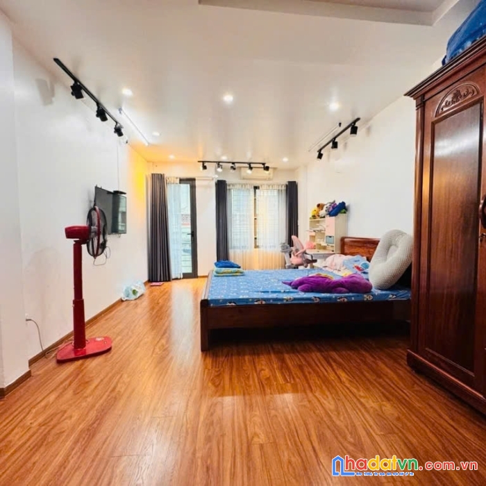 Hiếm-tây hồ-ngõ 603 lạc long quân-nhà 40m 5 tầng-mặt tiền 4m-sổ vuông nở hậu-10 tỷ