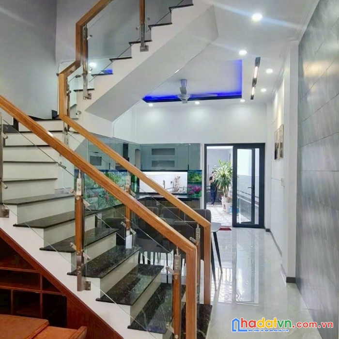 Giảm giá bán nhà 2 tầng 95m2 ngay đường võ văn ngân, phường linh chiểu, thành phố thủ đức.