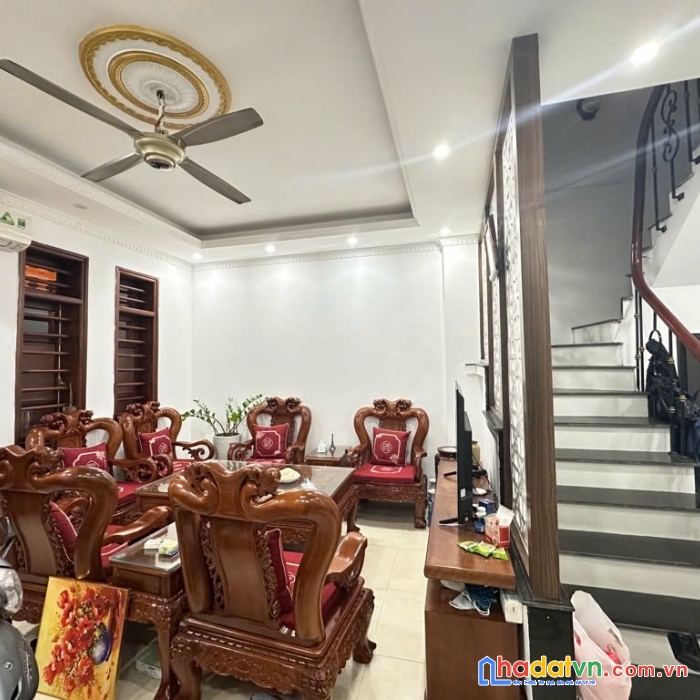 Tây hồ-lạc long quân-nhà đẹp 5 tầng mới ở ngay-40m sổ vuông-mặt tiền 5.5m – 9.5 tỷ