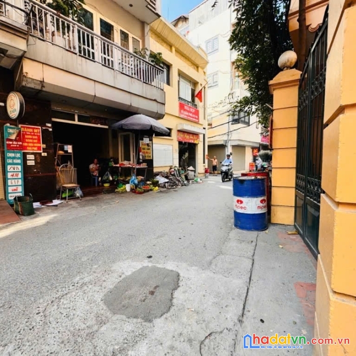 Tây hồ-lạc long quân-nhà 4 tầng đẹp-diện tích 80m sổ vuông-mặt tiền 4m-15 tỷ