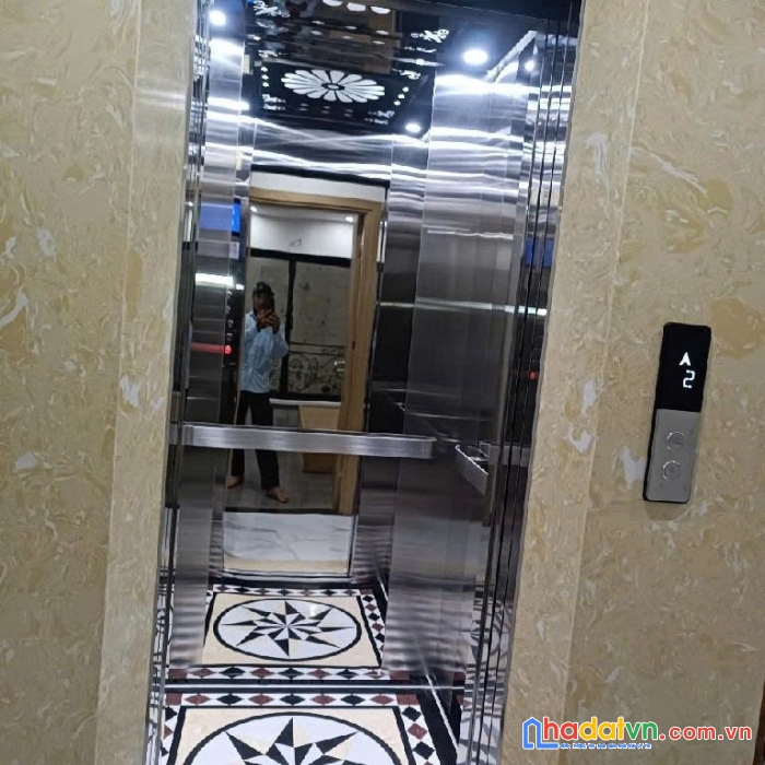 Hot-tây hồ- phố tứ liên- ngõ 28  cực rộng-nhà 5 tầng thang máy- mặt tiền 5m- 8 tỷ