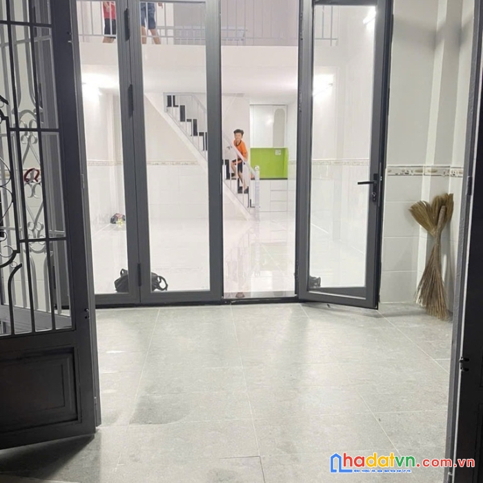 Nhà đẹp giá rẻ - hương lộ 3 - hẻm 5m - 2 tầng mới đẹp - chỉ 4.05 tỷ