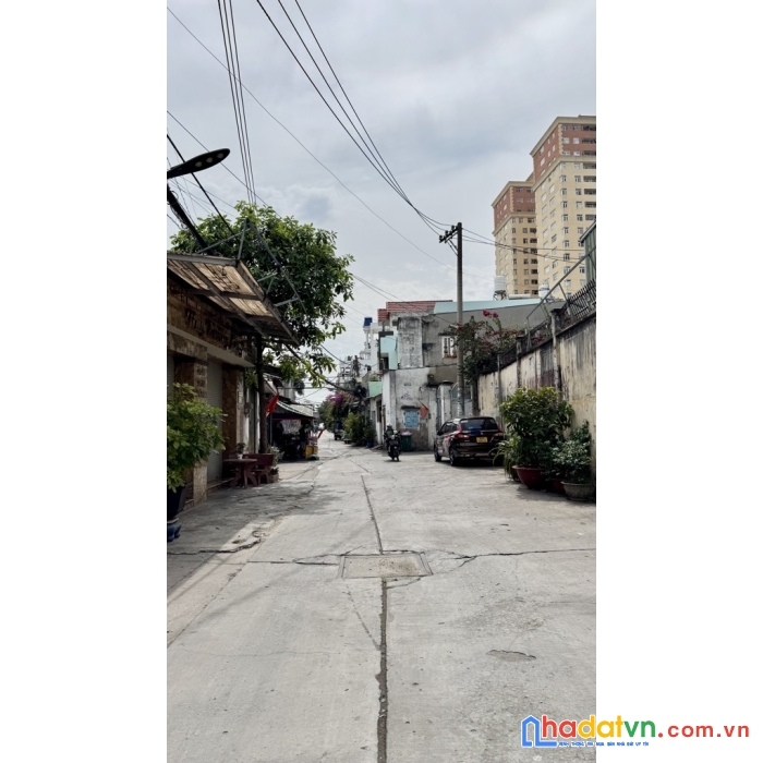 Nhà đẹp giá rẻ - hương lộ 3 - hẻm 5m - 2 tầng mới đẹp - chỉ 4.05 tỷ