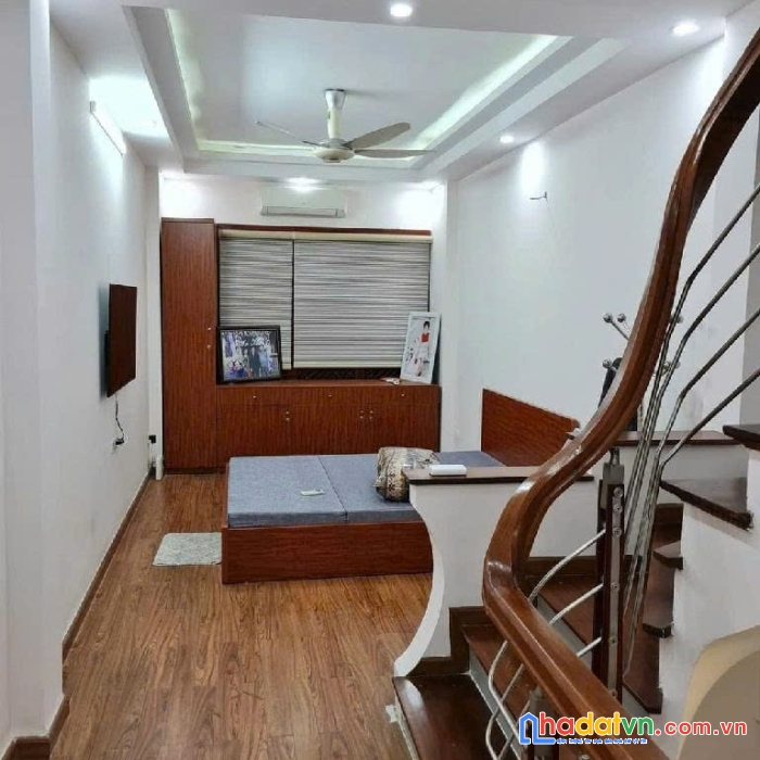 Hiếm- xuân la- mặt ngõ thông rộng 4m- 6 tầng 8pn mới tinh- 9.6 tỷ 