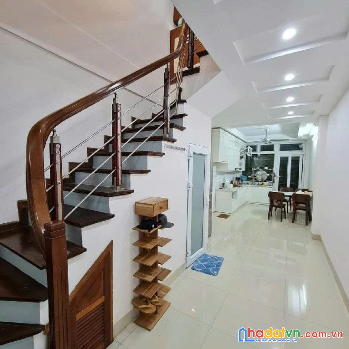 Hiếm- xuân la- mặt ngõ thông rộng 4m- 6 tầng 8pn mới tinh- 9.6 tỷ 