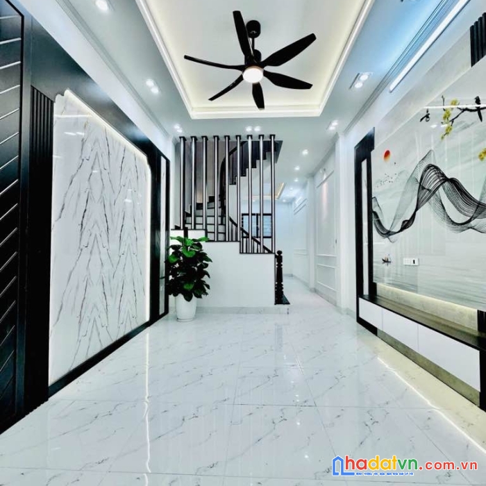 Mới đẹp ở ngay đón tết bán nhà ngõ cẩm văn 42m 4t nhỉnh 7 tỷ