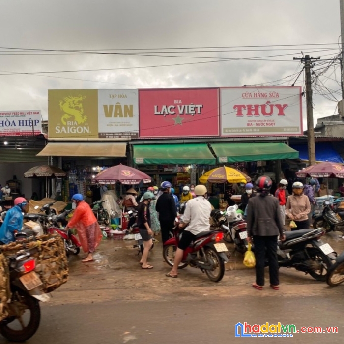 Cất nhà thiếu tiền bán 250 tr lô đất 2 mt p.thống nhất, buôn hồ đak lak 