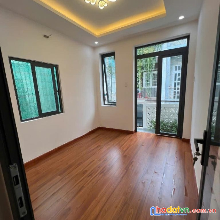 Đẹp lung linh - mới nguyên - gần aeon - bhh - bình tân - 42m2 - hẻm 6m - chỉ 4.3 tỷ