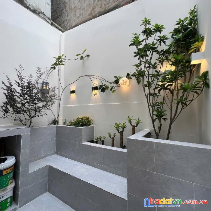 Đẹp lung linh - mới nguyên - gần aeon - bhh - bình tân - 42m2 - hẻm 6m - chỉ 4.3 tỷ