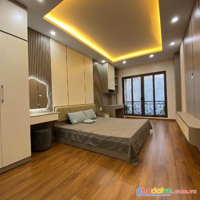 Khách sạn mini phố đê la thành -gần vtv- 40m2 - 5 tầng - ngõ nông - lô góc 3 mặt thoáng - gần ô tô - 8,95 tỷ