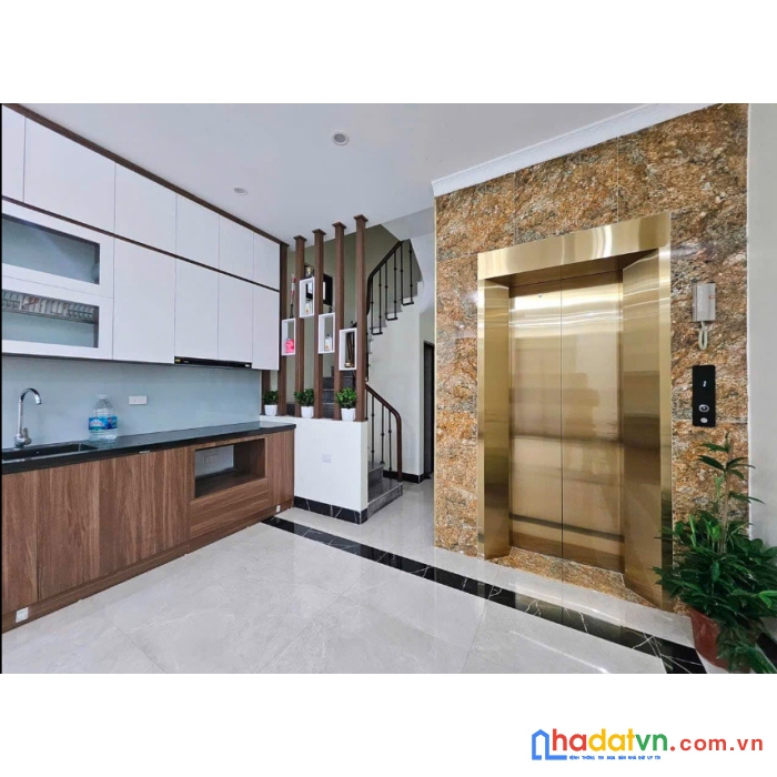 Bán nhanh nhà hoàng hoa thám - 39m2 - 6 tầng - 9 tỷ 5- gần ô tô đỗ - thang máy vù vù
