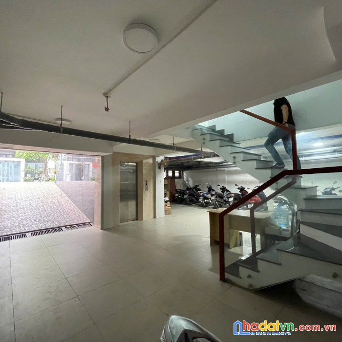 Bán nhà phố vạn phúc city, 5 tầng đẹp như ngọc trinh