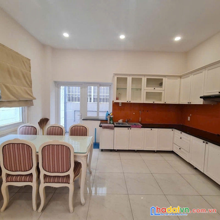 Bán biệt thự mega village, mặt tiền võ chí công, ngang 7m, sổ hồng, full nội thất cao cấp
