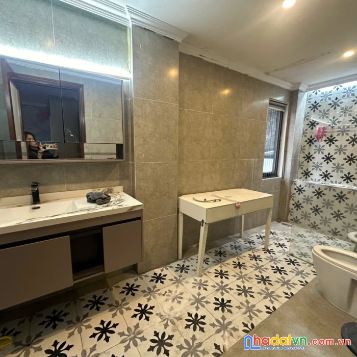 Bán nhà huỳnh thúc kháng 2 mặt ngõ ô tô tránh
