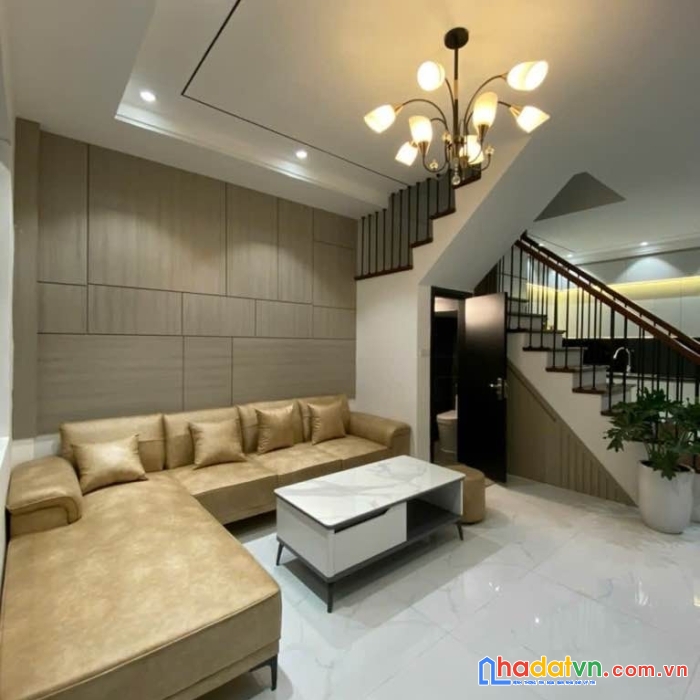 Khách sạn mini quan hoa 46m2 5 tầng mt 5,1m 10 tỷ