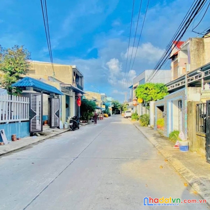 Bán nhanh trước tết lô đất gần chợ lệ trạch diện tích 186m2