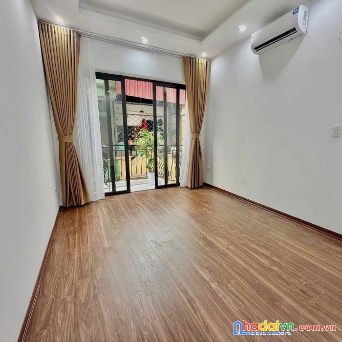 Bán nhà khương trung - thanh xuân 40m2 x 5t, ngõ thông kinh doanh, ô tô qua nhà.