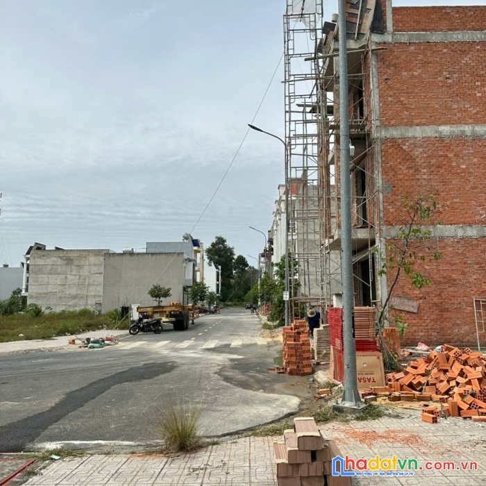 Bán miếng đất khu dân cư đông  đúc tại phường phú chánh, tp tân uyên. bình dương