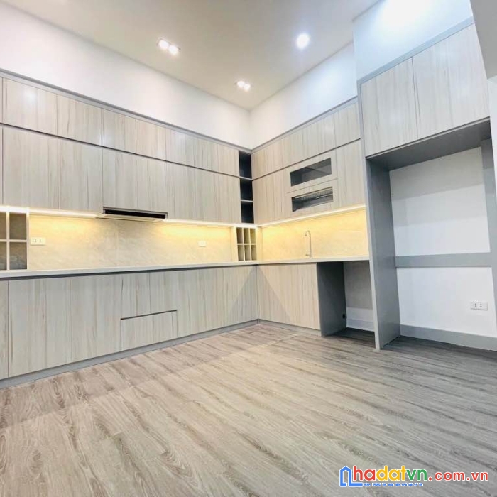 Bán nhà hoàng hoa thám 53m2 5 tầng mt 6m 12 tỷ 3 bước ra phố - 3 mặt thoáng