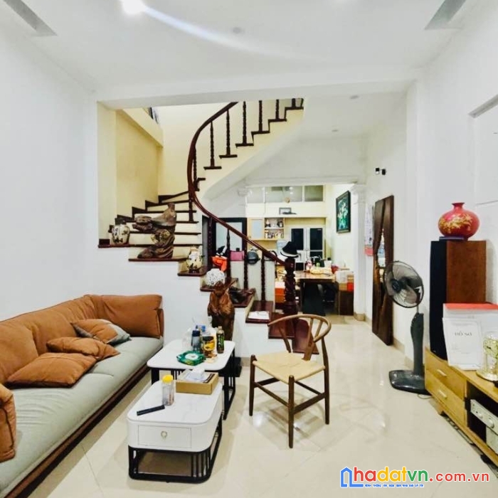 Bán nhà võng thị 41m2 5 tầng mt 4m 10,8 tỷ 100m hồtây sau qh ra mặt phố