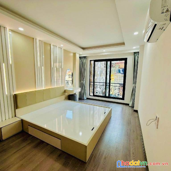 Bán nhà 189 hoàng hoa thám 32m2 6 tầng thang máy nhỉnh 8 tỷ
