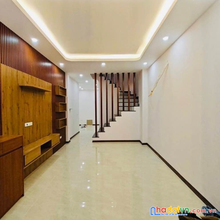 Bán nhà 135 đội cấn 36m2 5 tầng mt 3,4m nhỉnh 8 tỷ