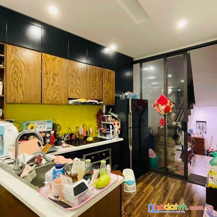 Núi trúc 5 tầng mt 3,7m nhỉnh 13.x tỷ - kinh doanh